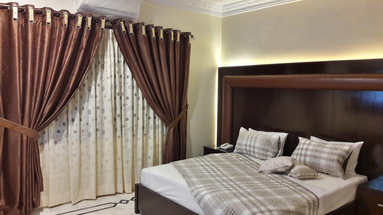 Hotel Seven 7 Karaçi Dış mekan fotoğraf