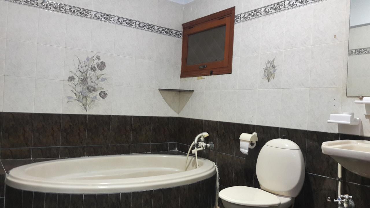 Hotel Seven 7 Karaçi Dış mekan fotoğraf