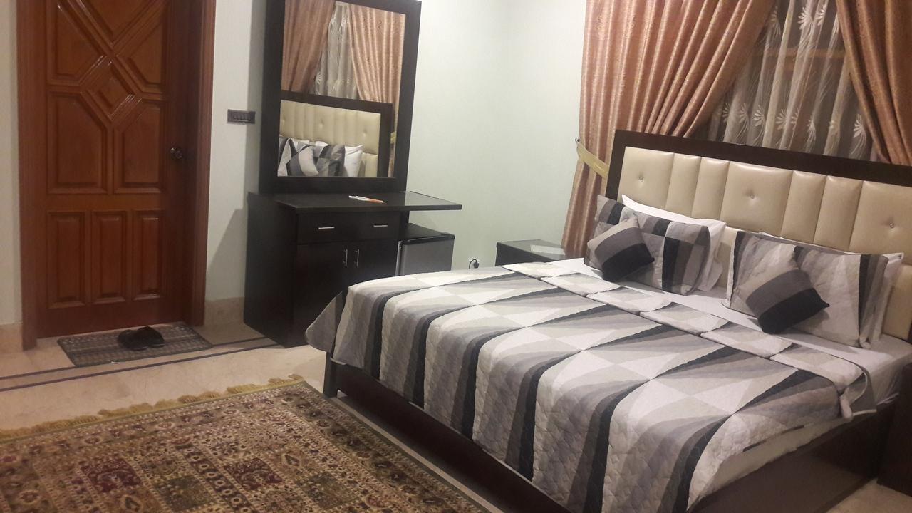 Hotel Seven 7 Karaçi Dış mekan fotoğraf